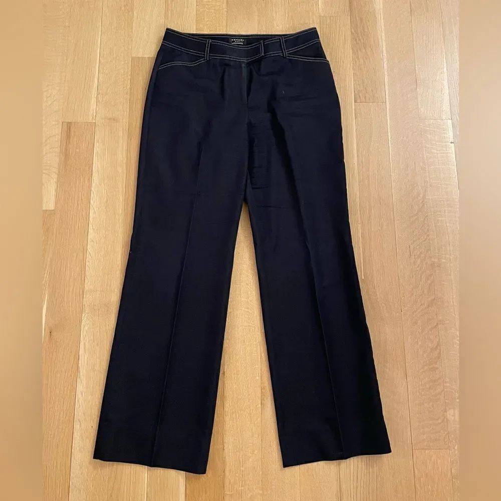 Tahari navy blue wide-legged pants.